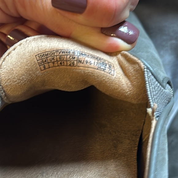 VIONIC womens slip on sneakers size 9 excellent condition - Picture 9 of 11